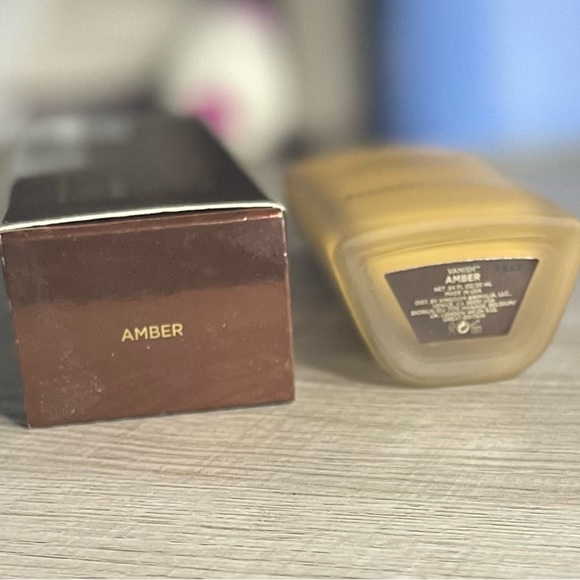 Hourglass Vanish Seamless Finish Liquid Foundation Amber - Picture 5 of 5